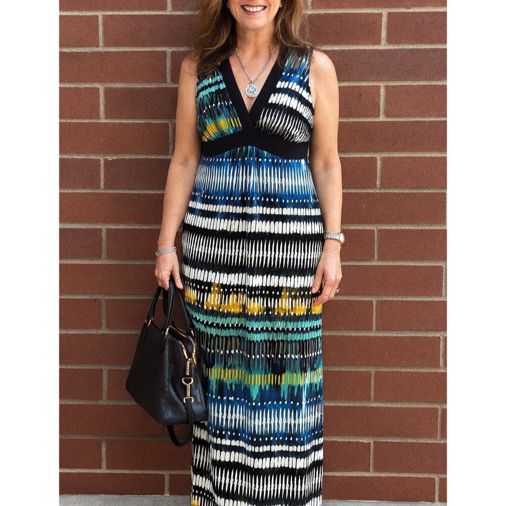 Womens Size Large V-Neckline Sleeveless Maxi Dress With Abstract Pattern